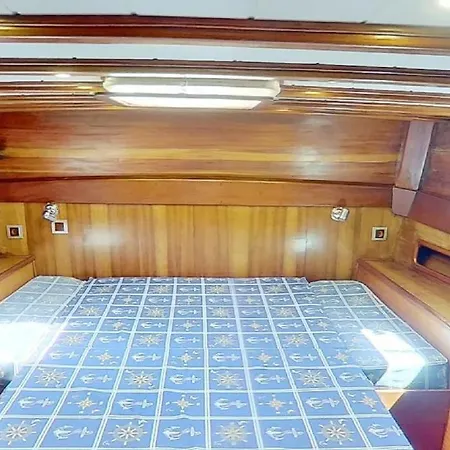 Botel Jambo Etwas Andere Am Rogoznica (Sibenik-Knin)