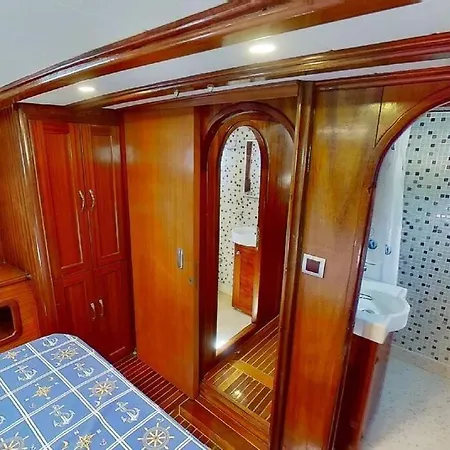 Botel Jambo Etwas Andere Am *